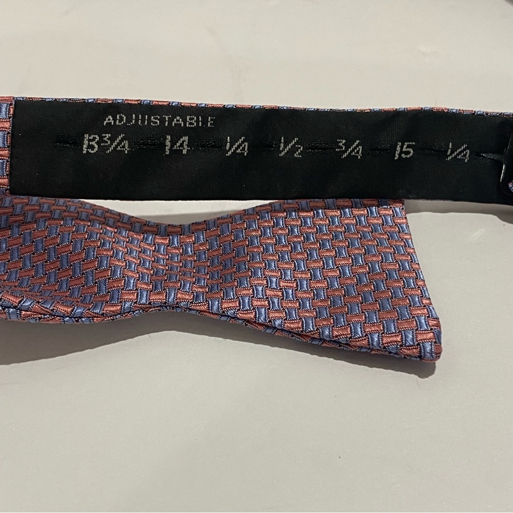Brooks Brothers 100% Silk Bow Tie Pink Blue Woven Basketweave Adjustable Classic - Picture 4 of 4